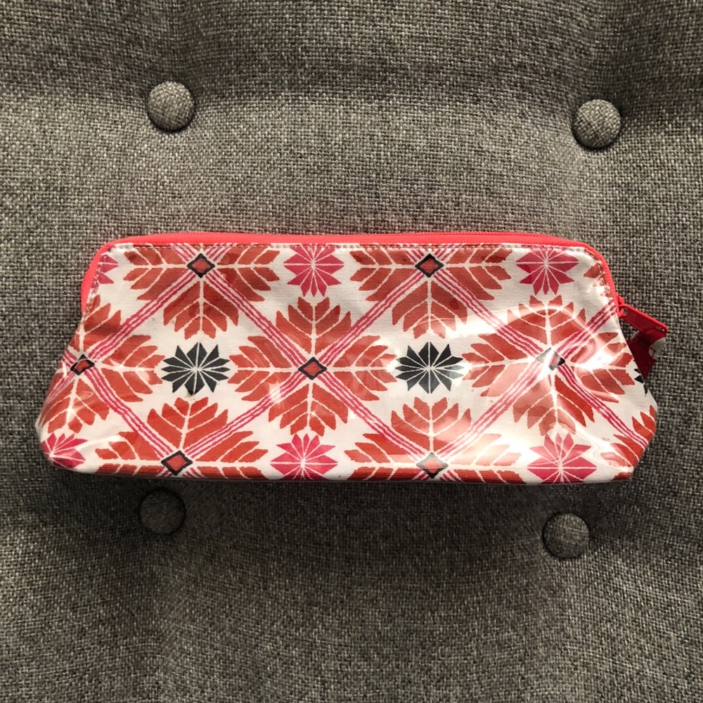 💥SOLD💥 Set of 2! Roller Beach Bag + Make Up Case - Picture 6 of 8